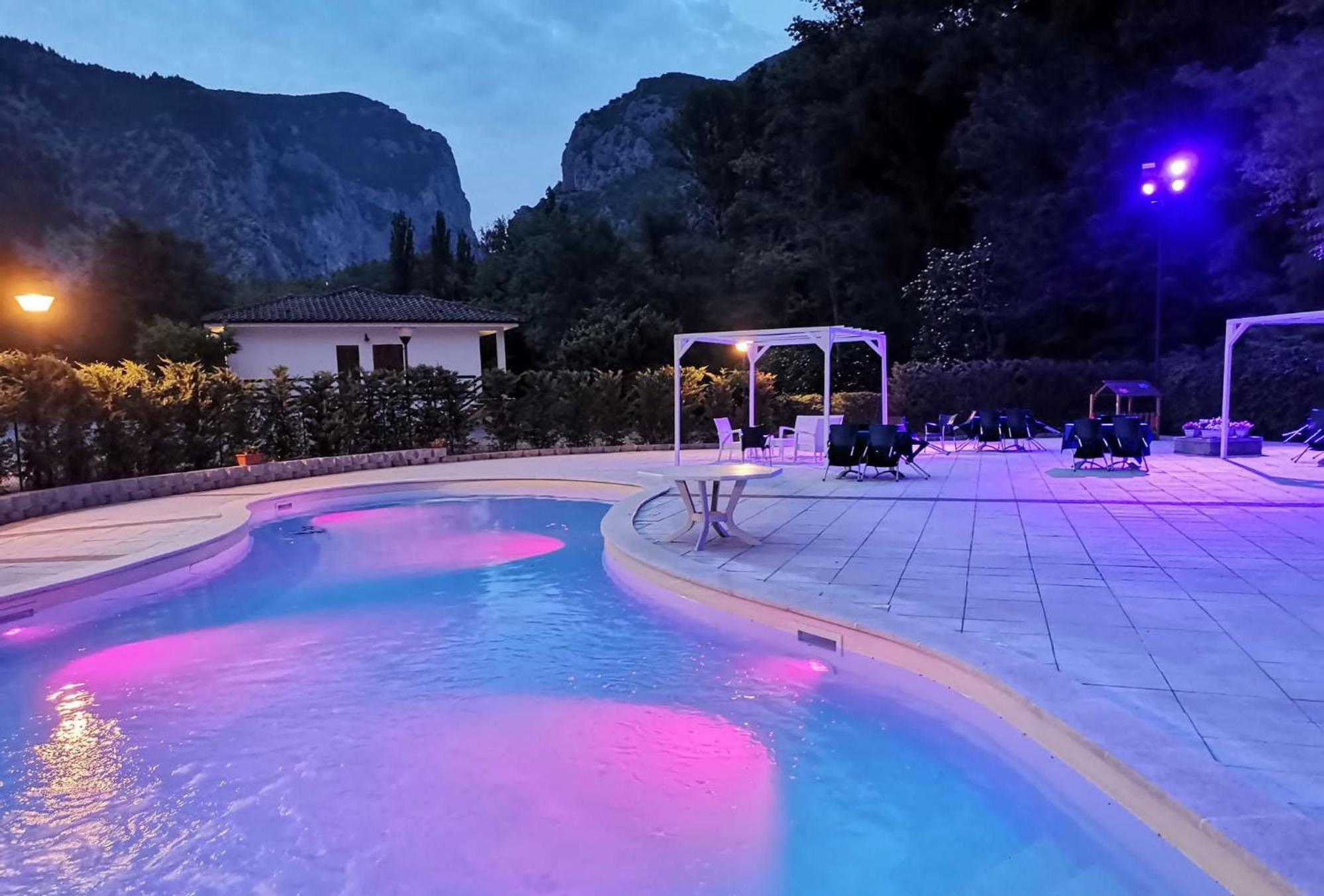 Hotel La Ginestra Acqualagna Exterior foto